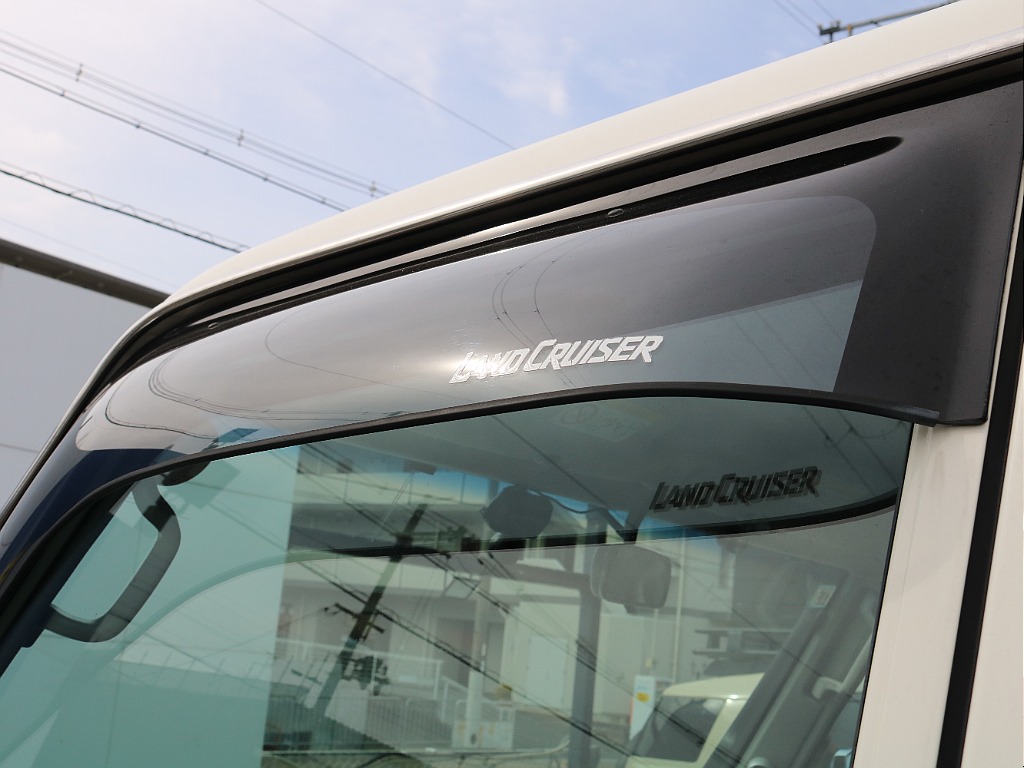 割れも無く綺麗に残っております！