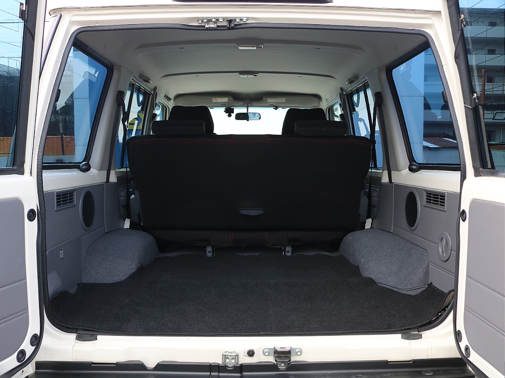 広々した荷室はたくさんの荷物が積めます！