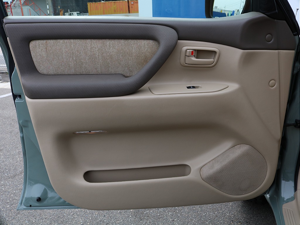 内張の状態です。助手席。