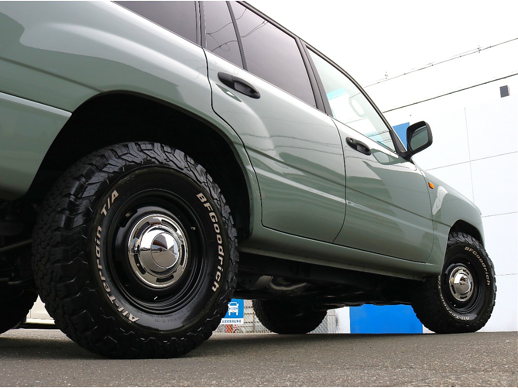 どの角度からでもカッコいいのが伺えます。