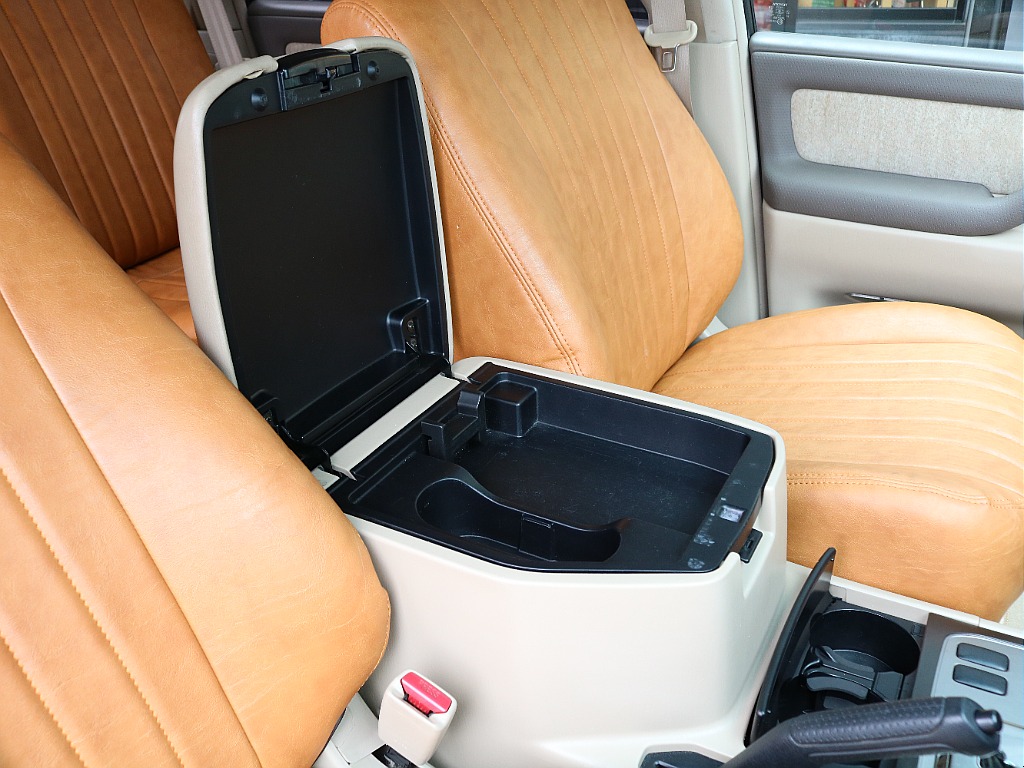 大容量のコンソールボックス！