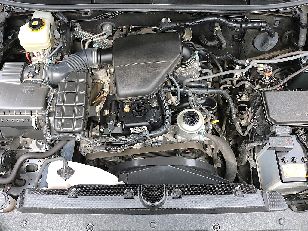 エンジンルームもご覧のように綺麗な状態です。