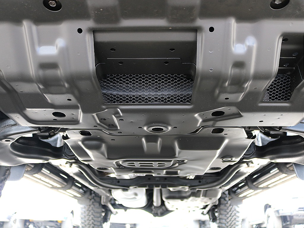 下廻り。防錆塗装施工済みです。