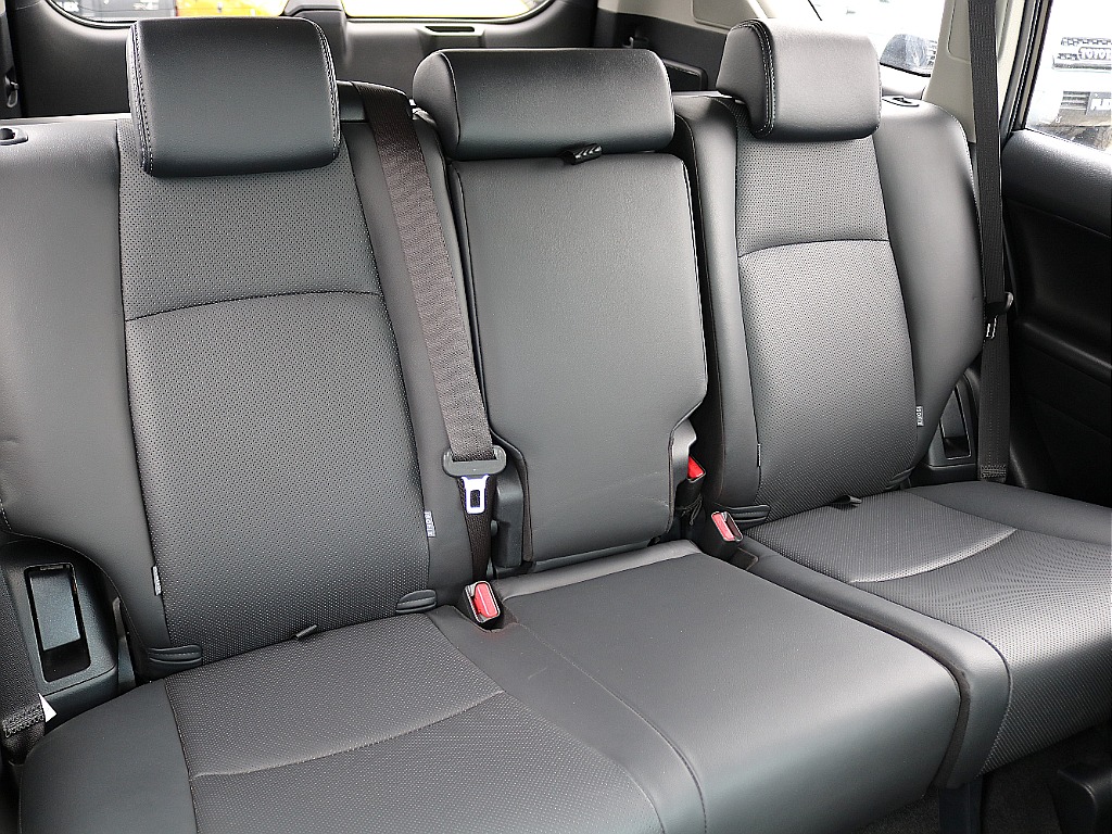 ２列目も使用感少ないです。