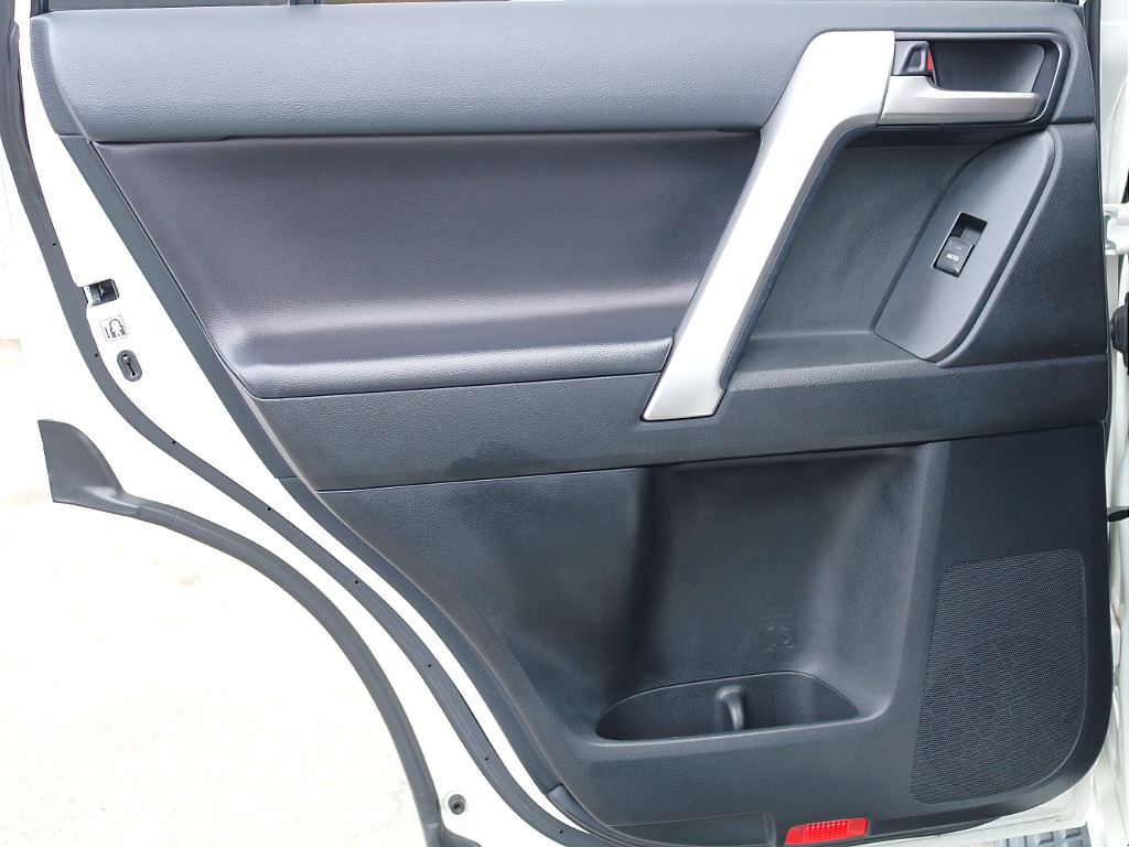 トヨタ ランドクルーザープラド(16枚目)