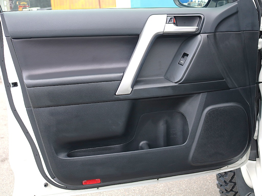 トヨタ ランドクルーザープラド(17枚目)