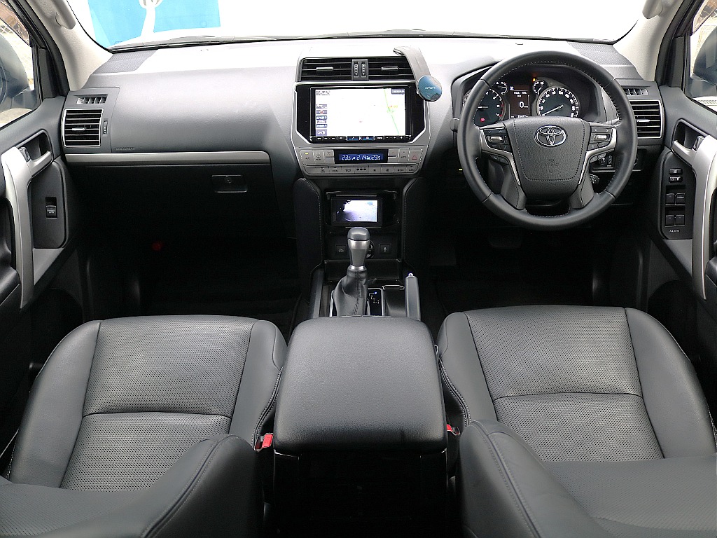 トヨタ ランドクルーザープラド(4枚目)