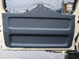 バックドア内張も新品です。