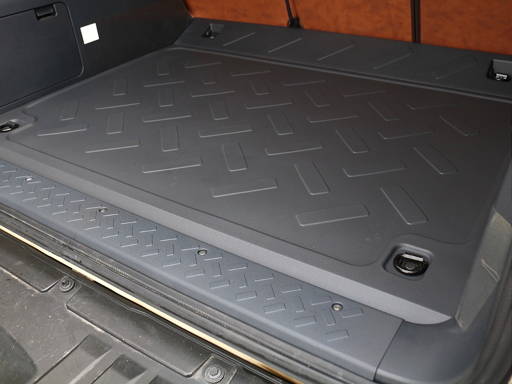 ラゲッジパネル新品です。