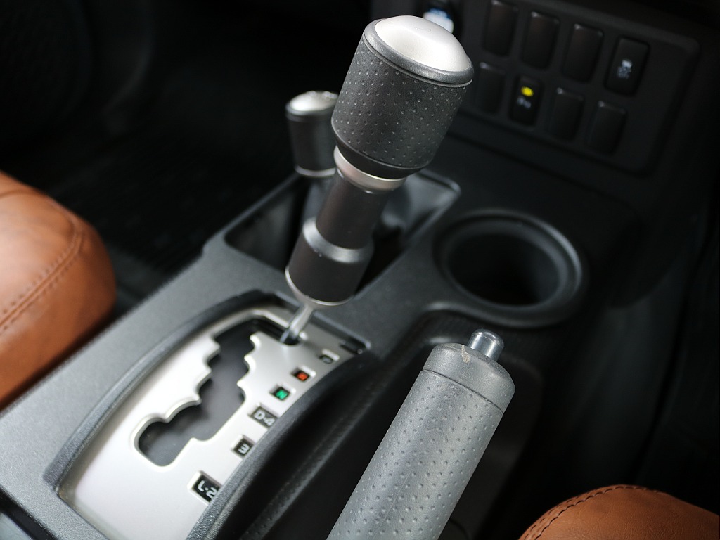 純正シフトノブ。