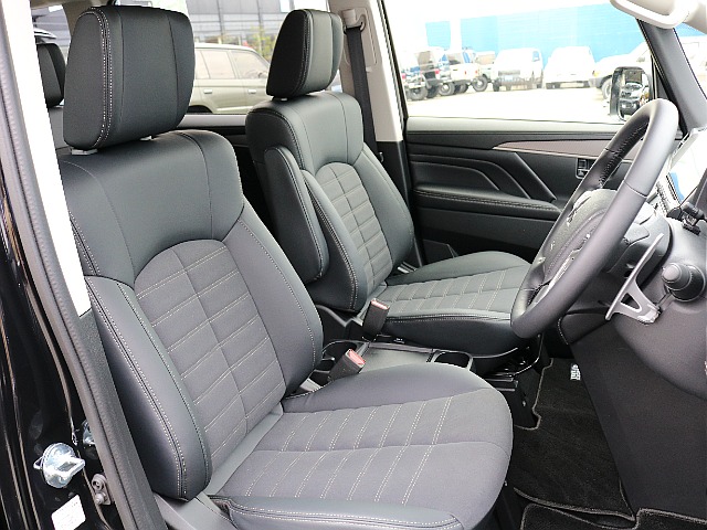 座り心地のよいシートがロングドライブを快適にしてくれます。