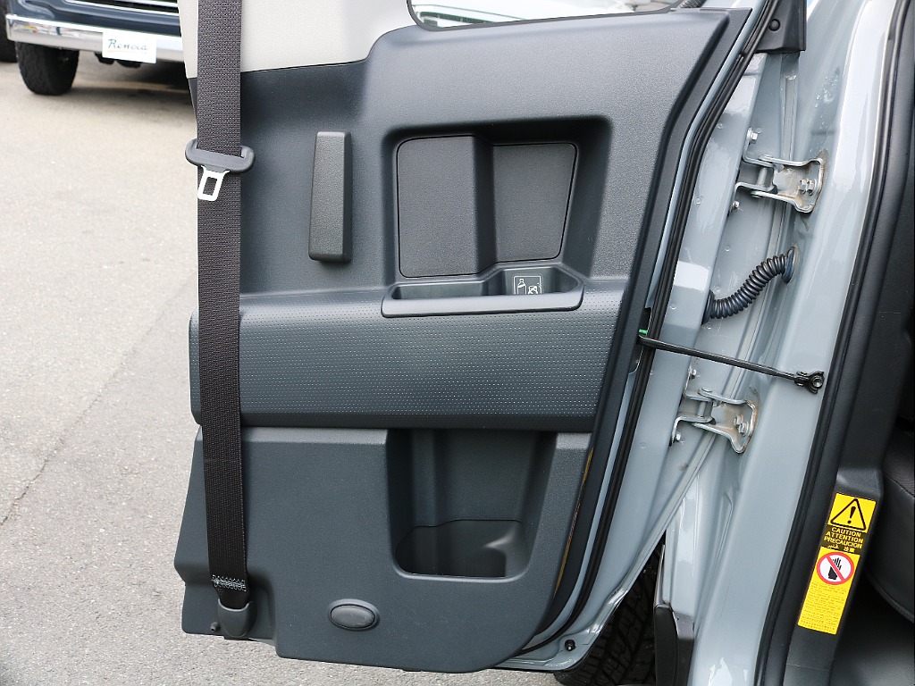 左リアドア内張