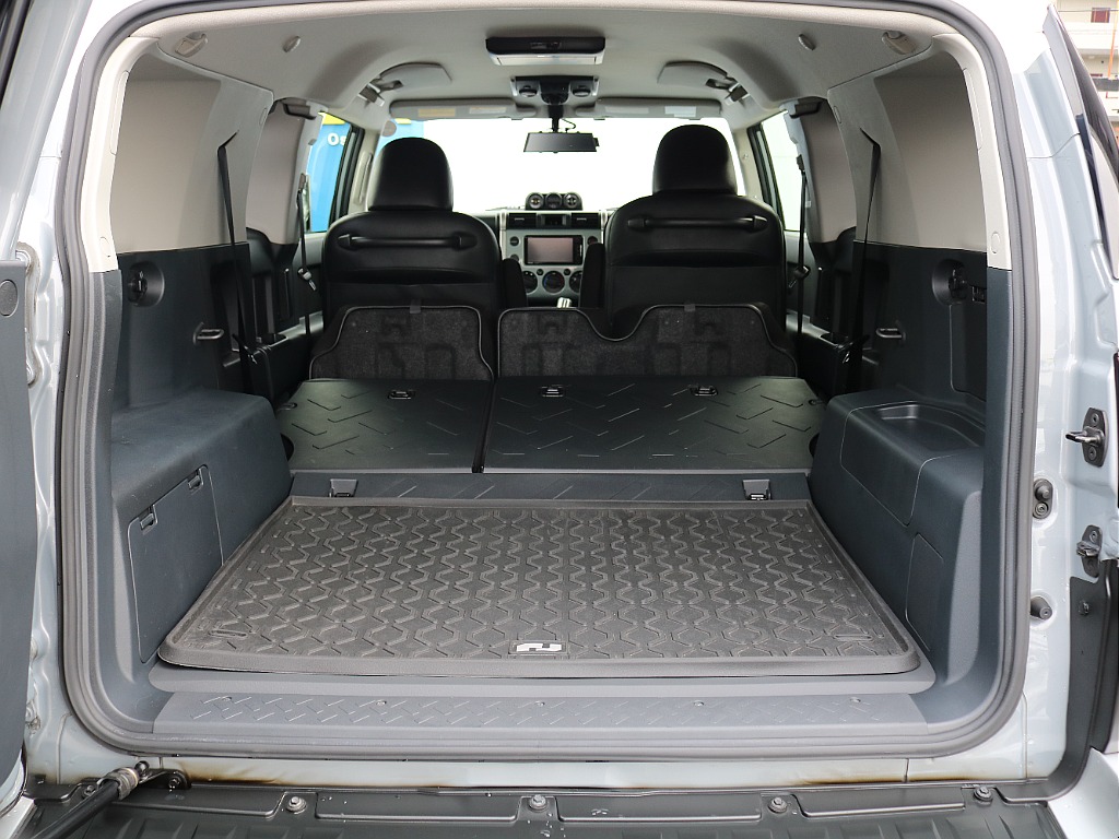 セカンドシートを倒すとより多くの荷物積むこと可能です！