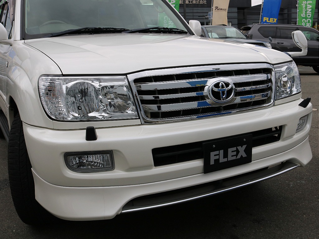 新品のフォグレンズとヘッドライトで中古車とは思えないフロントになってます！