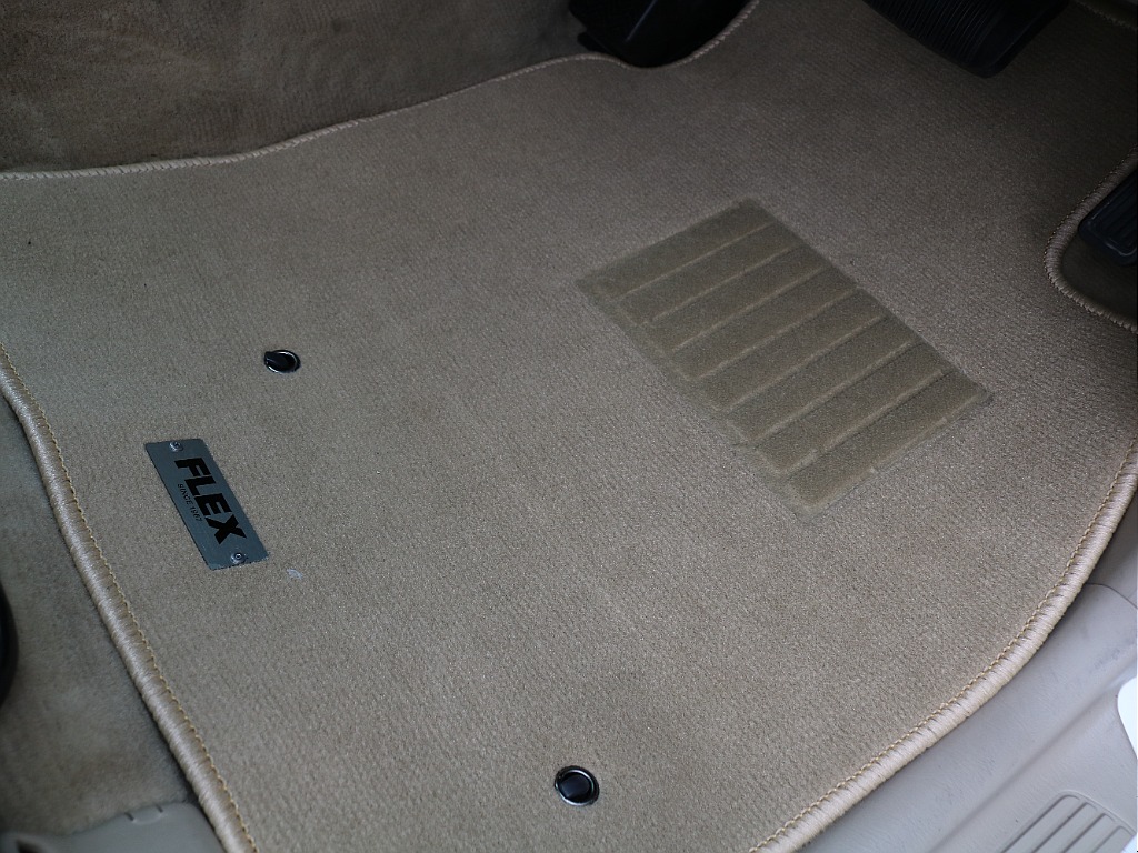 FLEXオリジナル新品ベージュフロアマット付き！