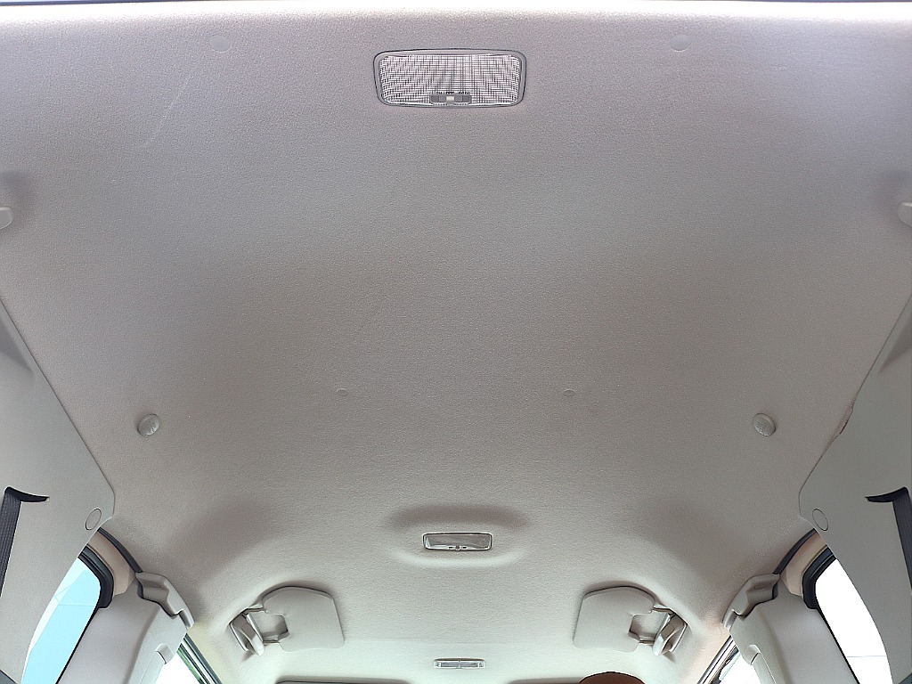 天張りもご覧のように綺麗な状態です。