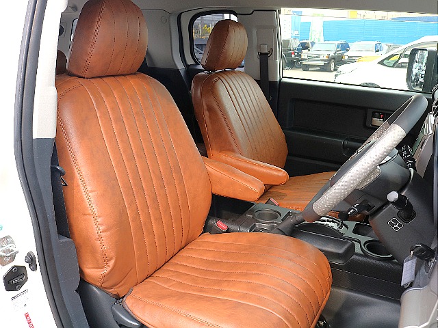 新品ブラウンシートカバー装着。