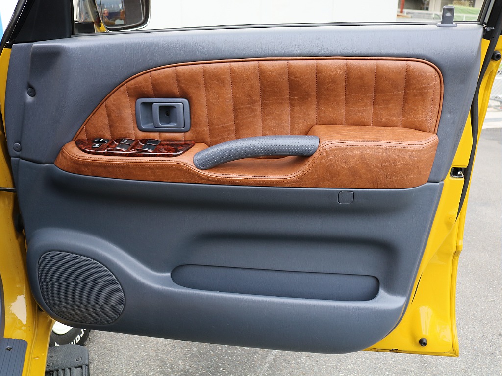 シートカバーと同じブラウンです！