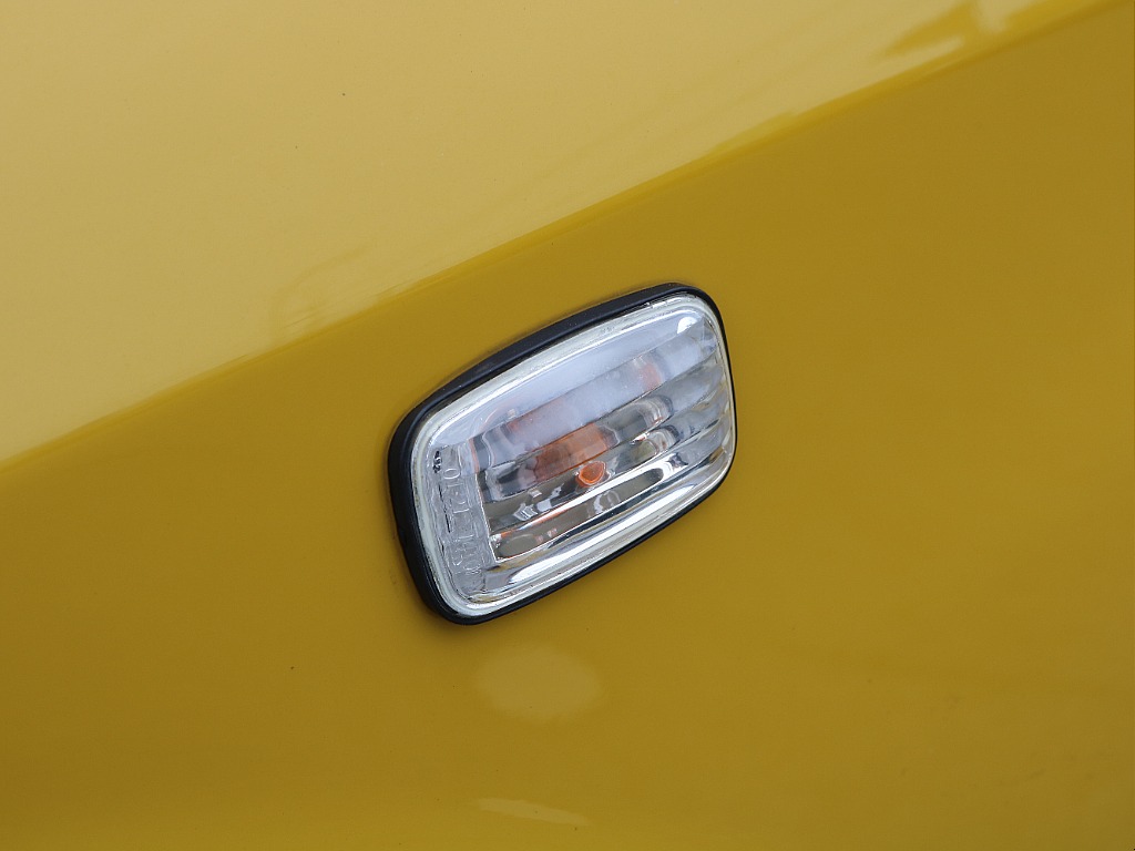 クリスタルサイドウィンカー装着済み！