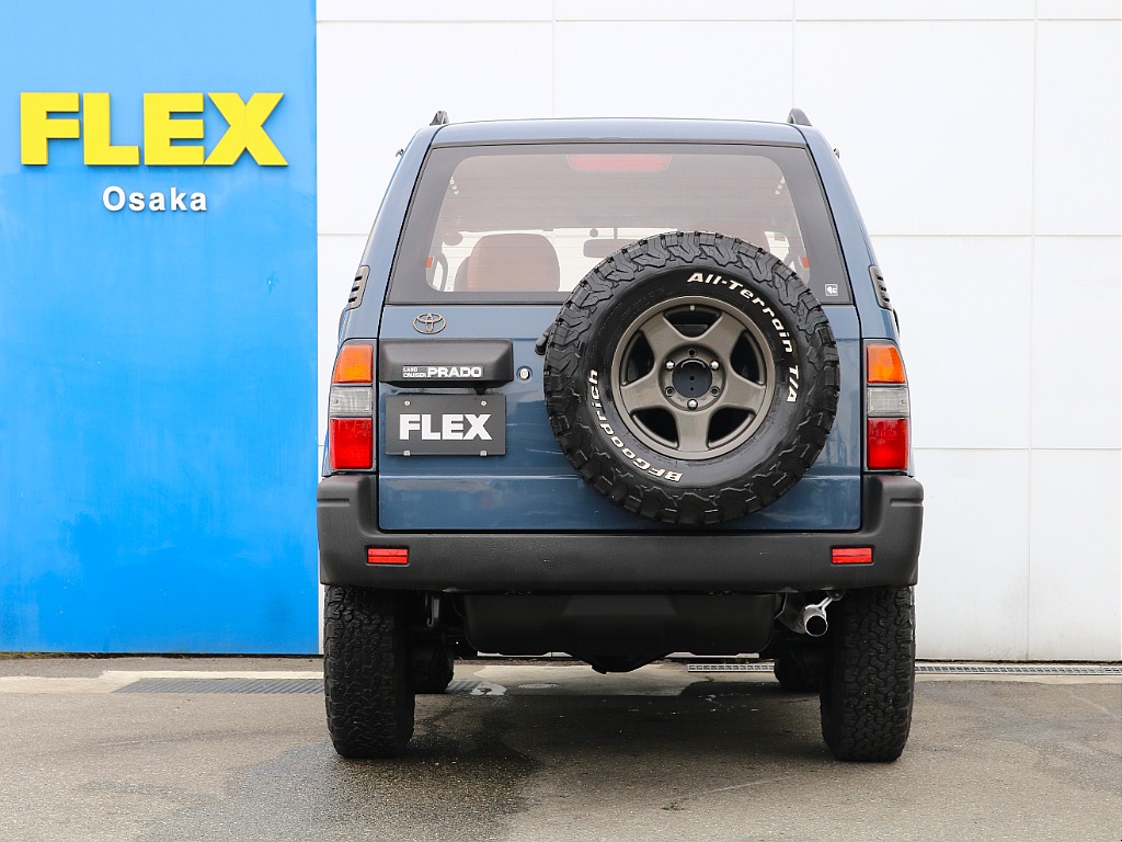 背面タイヤも足元と揃えられております！