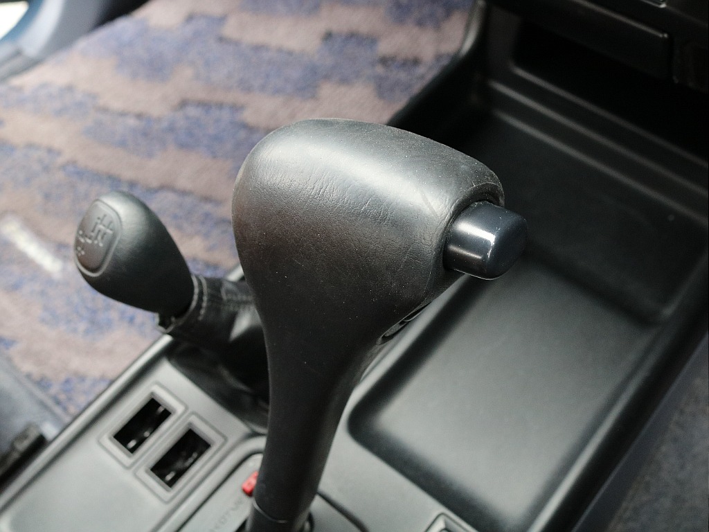 シフトノブ周辺も状態良好です！