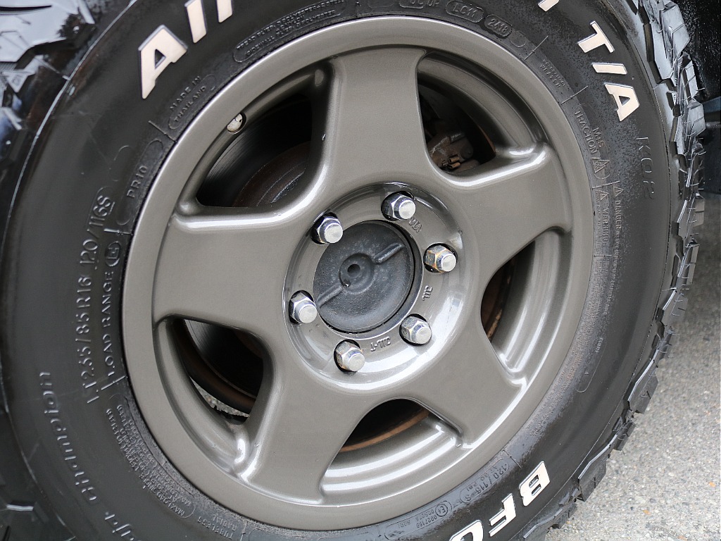 クロカンらしい4x4エンジニアリングBRADLEY Vを装備！