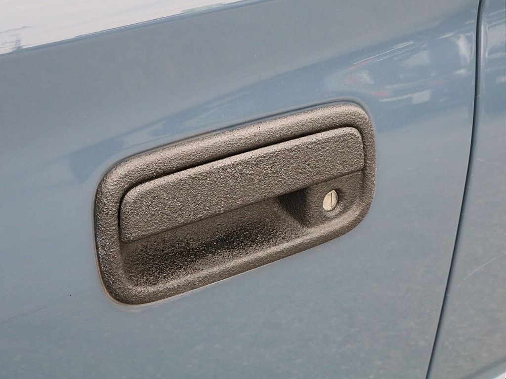アウターハンドルもチッピング済みです！ 細部にこだわりを感じます♪