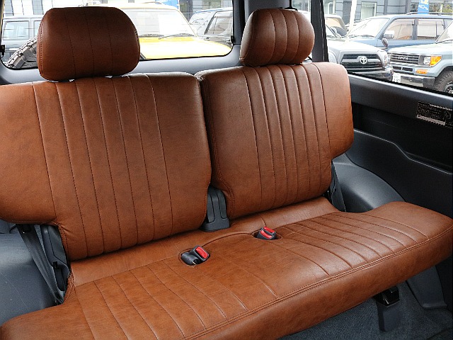 ショートボディながらも2列目もゆったりと座れる広さが確保されております！