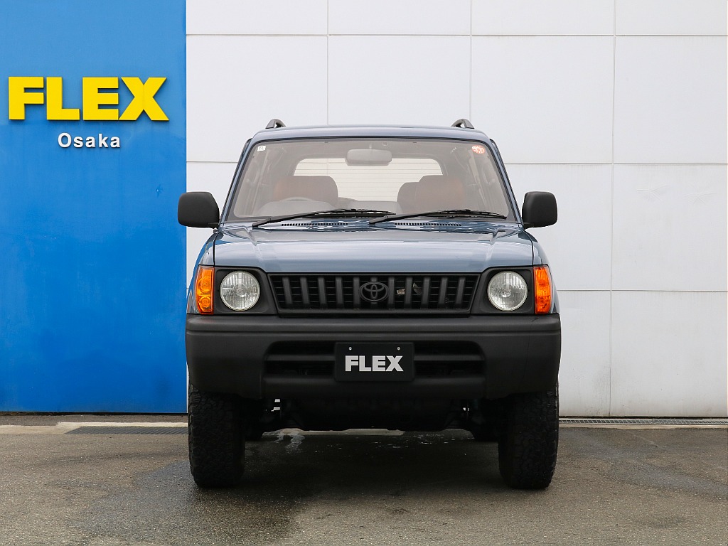 縦グリルでフロントには厳つさがあります！