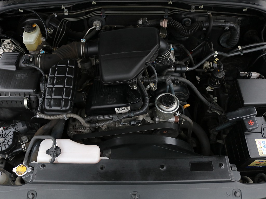 エンジンルームもご覧のように綺麗な状態です。