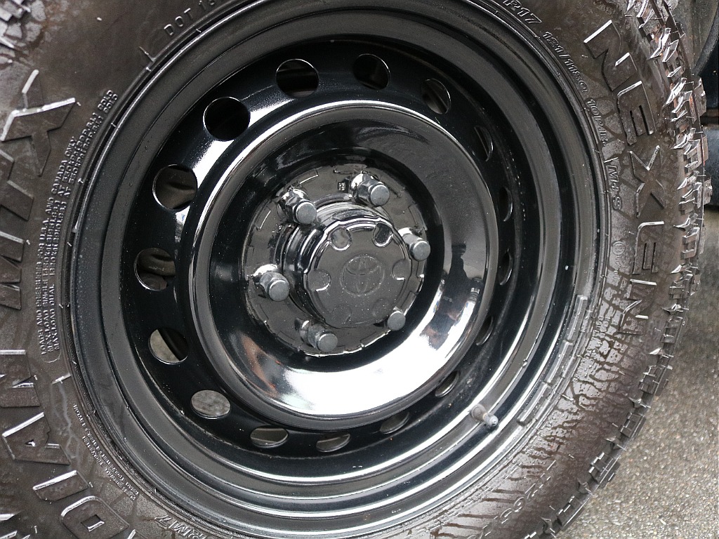 あえてFJクルーザー純正鉄チンホイールをインストール！！サーフにも似合います！