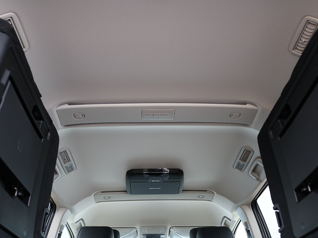 頭上の空間も広いです。