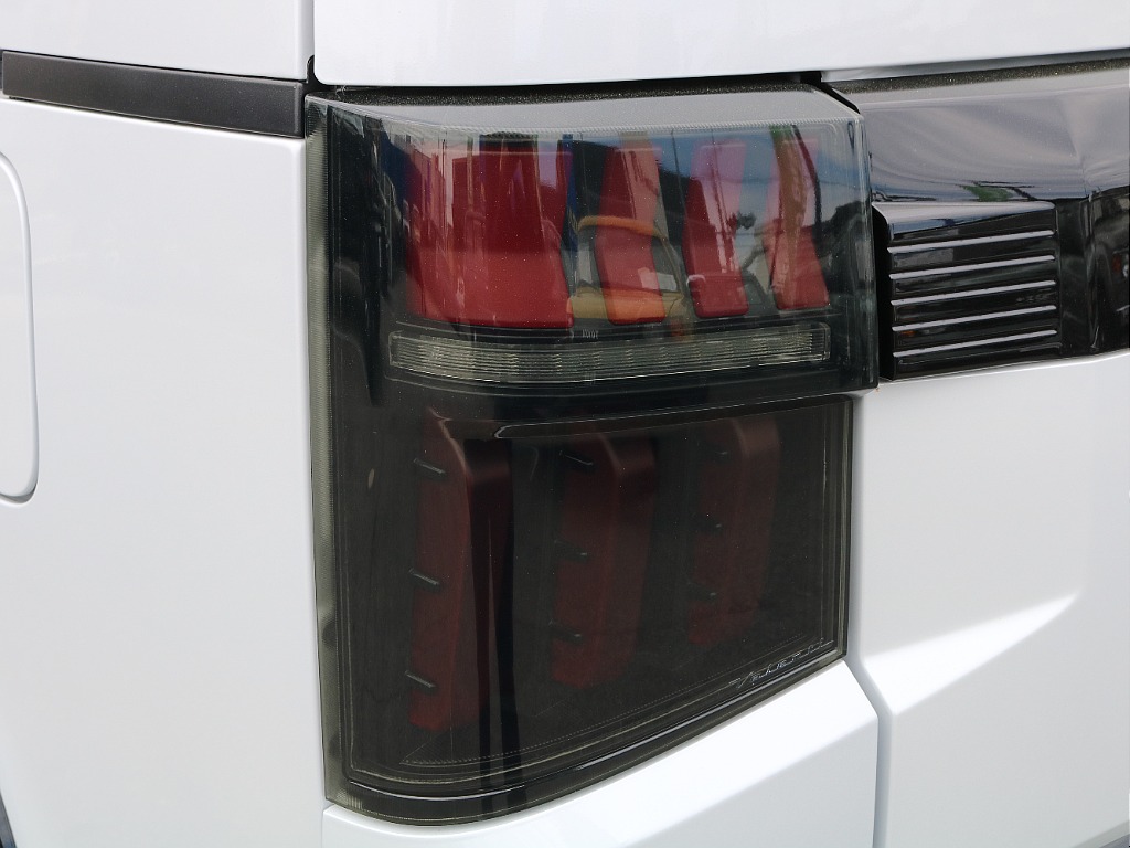 オリジナルテールを装着。