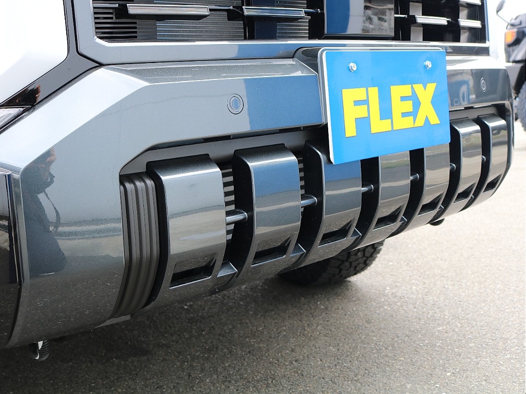 新型フロントバンパー。