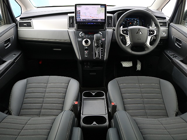 落ち着いた雰囲気の内装です。