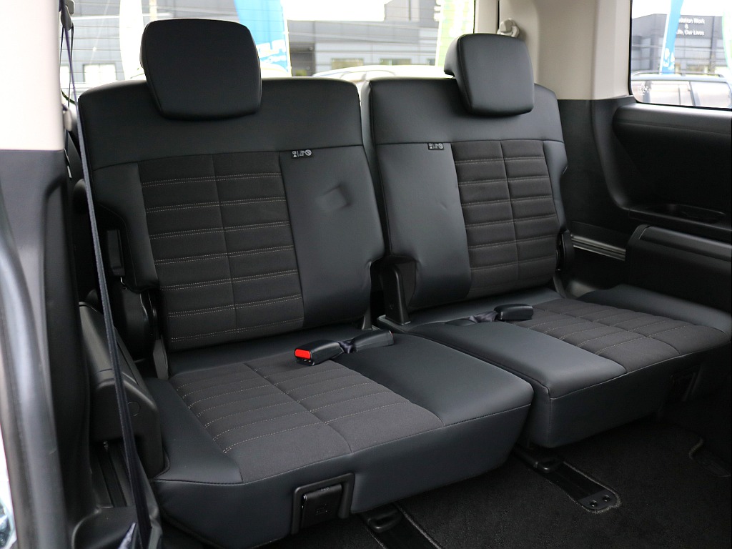 ３列目も広々。