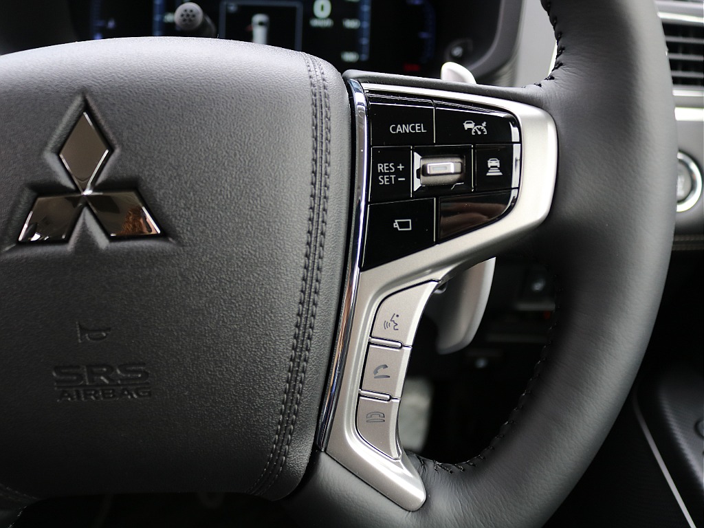 ステアリングスイッチ。