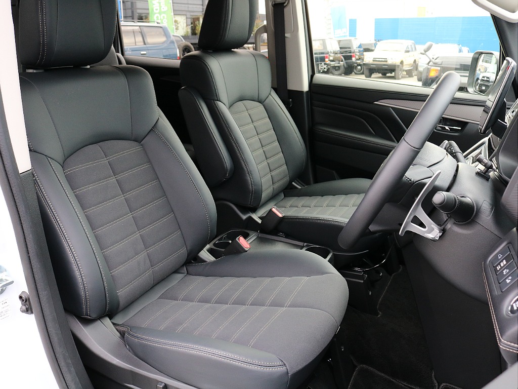 座り心地のよいシートがロングドライブを快適にしてくれます。