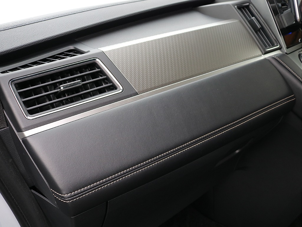 助手席前パネル。