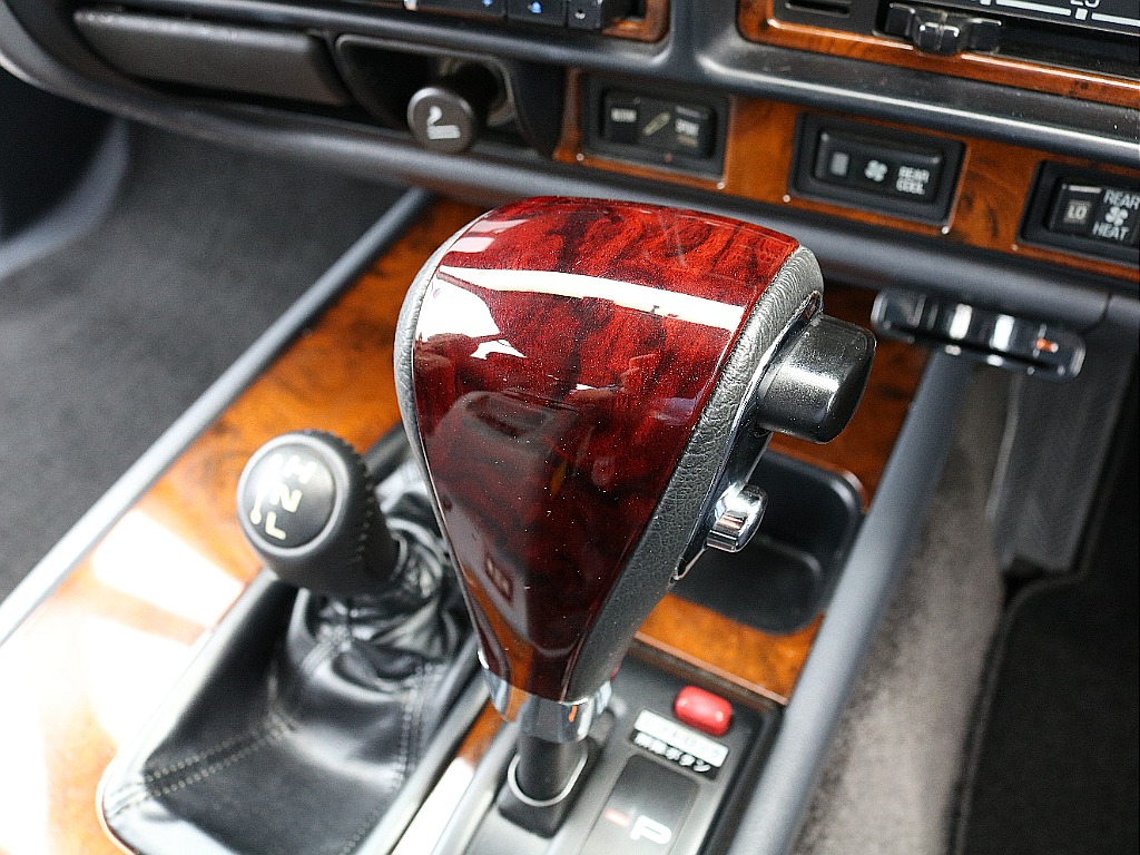 ウッドシフトノブ