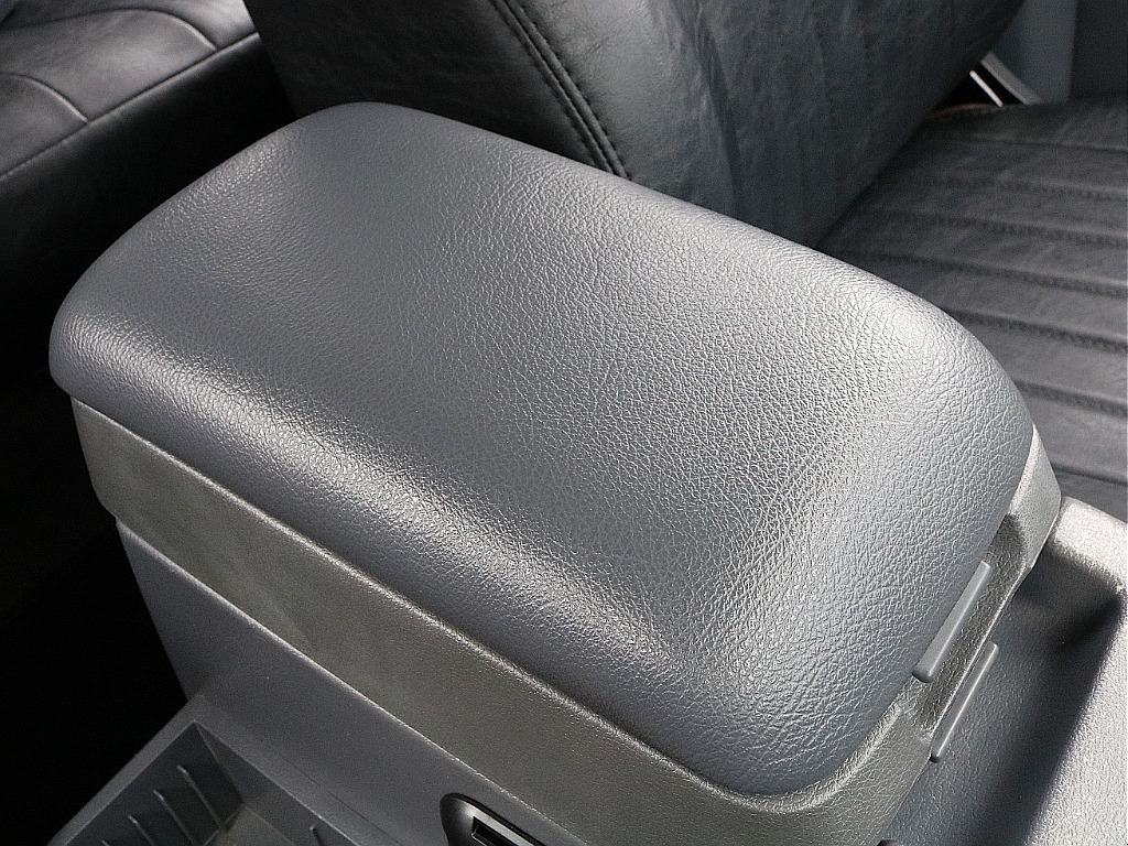 センターコンソールも状態良好です！ ブラックレザーにも張り替え可能です☆