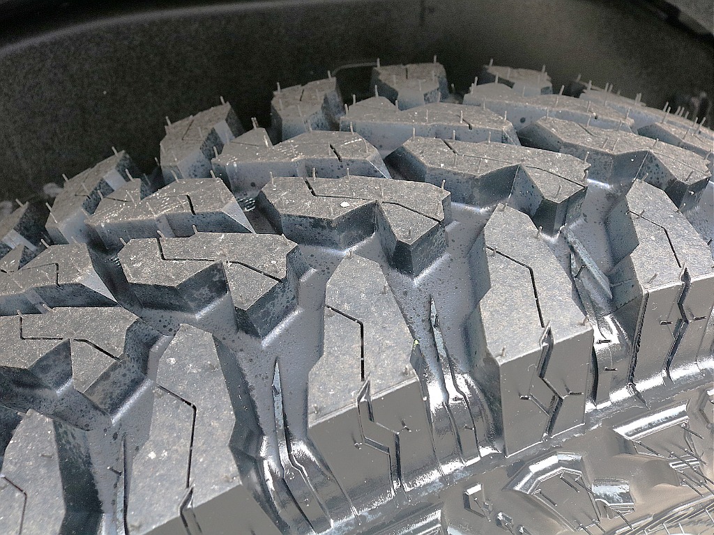 新品YOKOHAMAジオランダーMTタイヤ装着済みです！