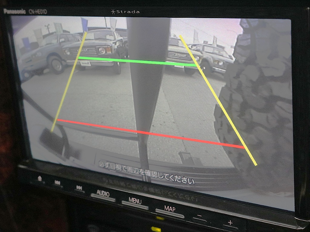 バックカメラ付きで駐車時も安心！