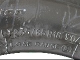 タイヤサイズは、235/85R16です！