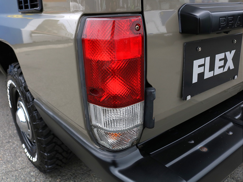 テールレンズの状態も良好です♪