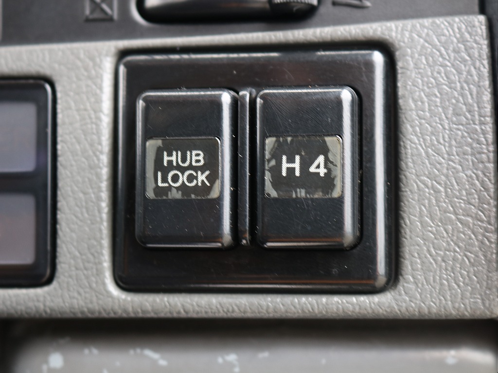 HUBROCK、4WD切替スイッチ。