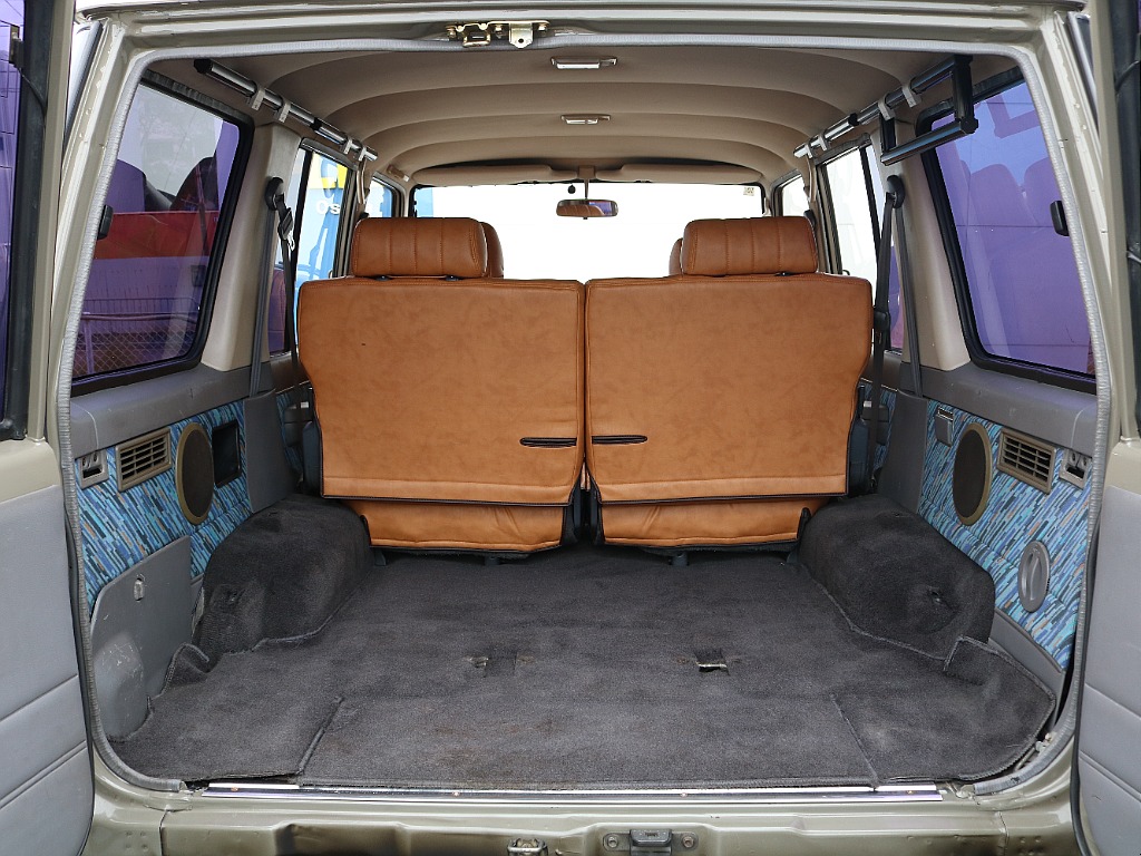 荷室はたくさんの荷物を積むことが可能です！