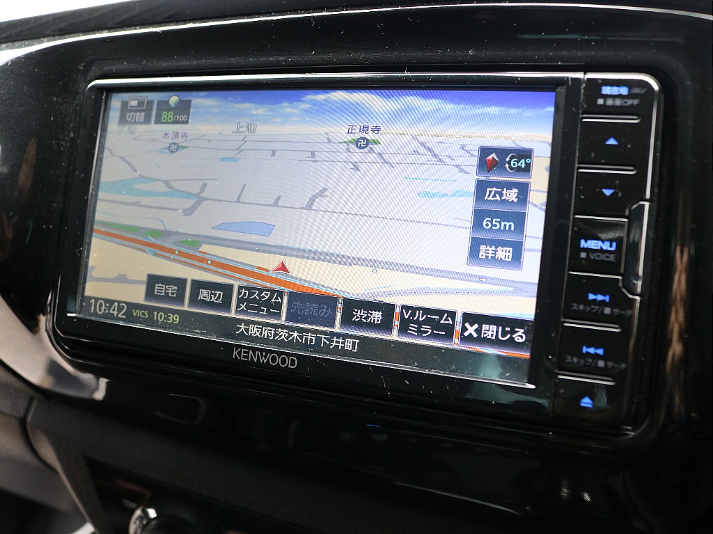 Kenwood製フルセグナビ。