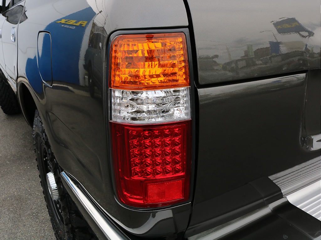 新品3色テールです！