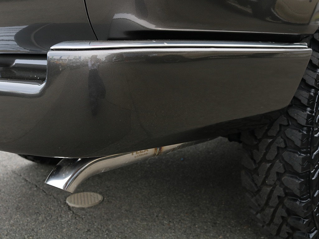 リアバンパーもマンガンラスターに塗装済みです！ 細部までこだわりを感じます！